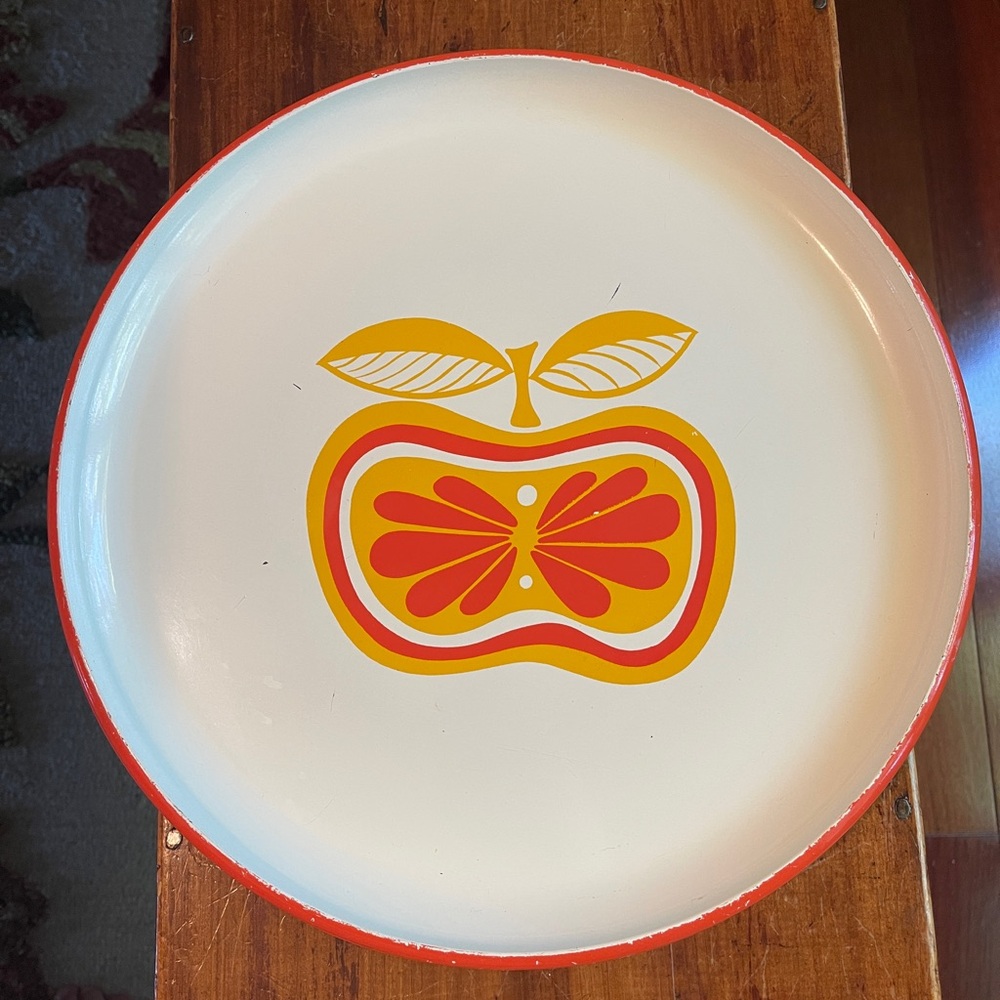 Vintage serving tray- measures 14’’ in diameter